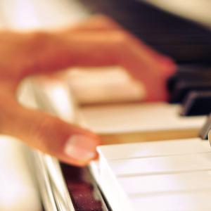 青少年把🍌伸进女人的🍑漫画
